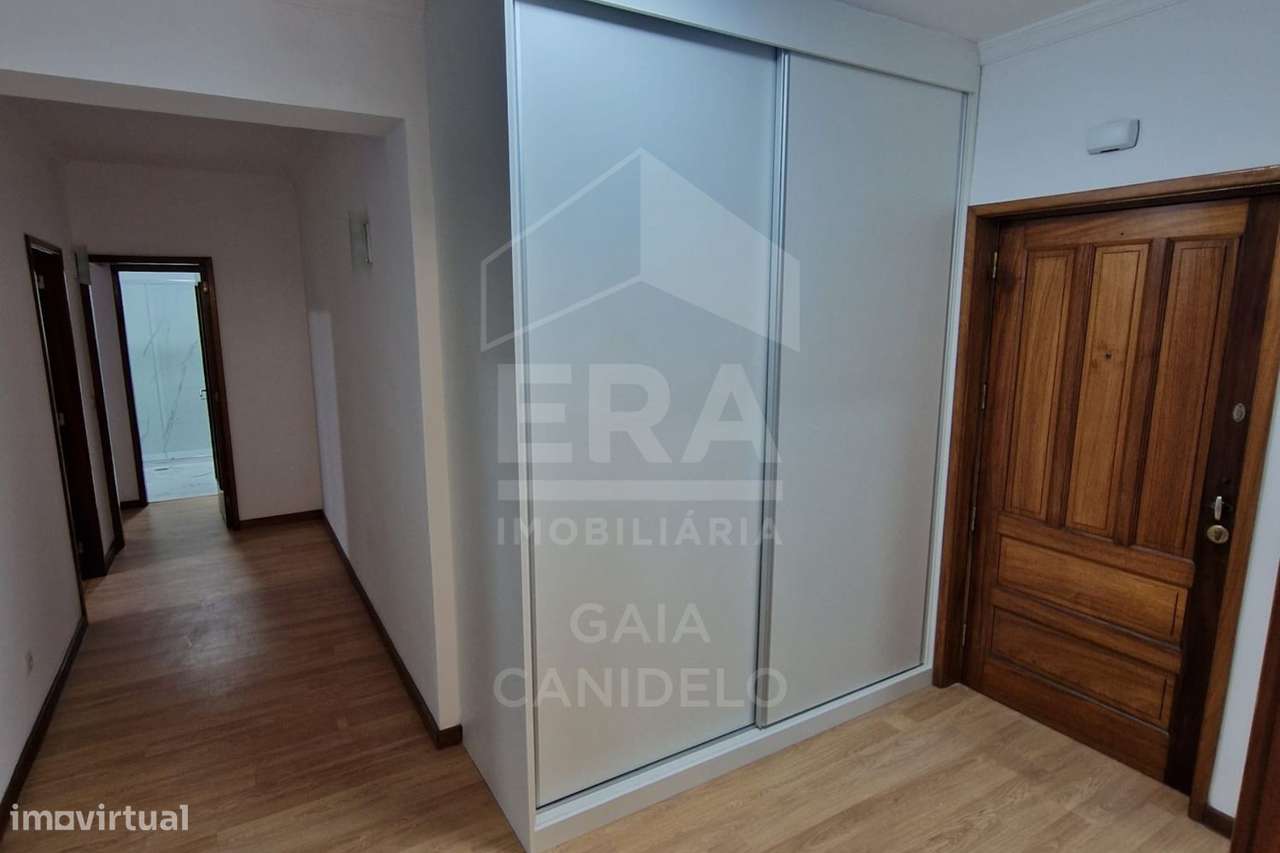 Fabuloso T2 Renovado com 100m2-5