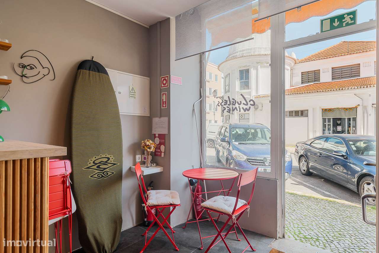 Garrafeira, mercearia para trespasse na Rua Tenente Ferreira Durão-19