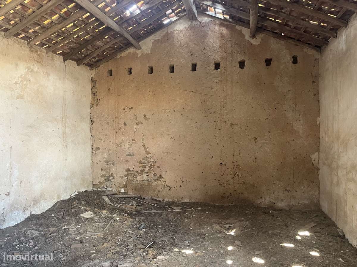 Quintinha com terreno c/ vabilidade de construção!-25