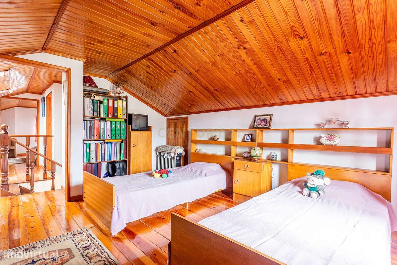 Moradia com características únicas na Aroeira-24