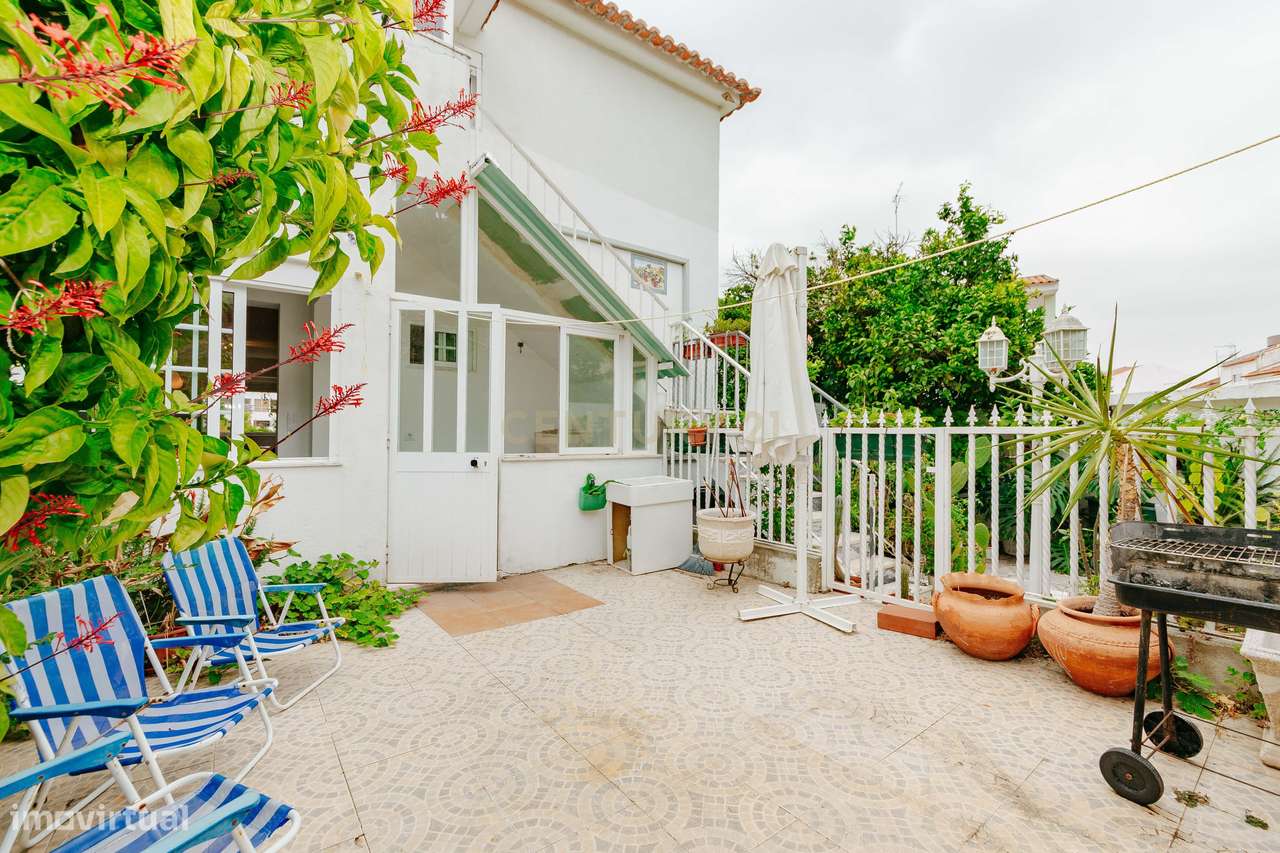 T2 exclusivo, totalmente remodelado e mobilado, com logradouro privati-31