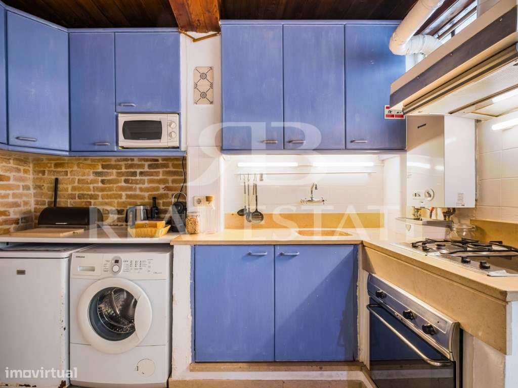 T1 - Chiado, Santa Catarina, centro de Lisboa.-19