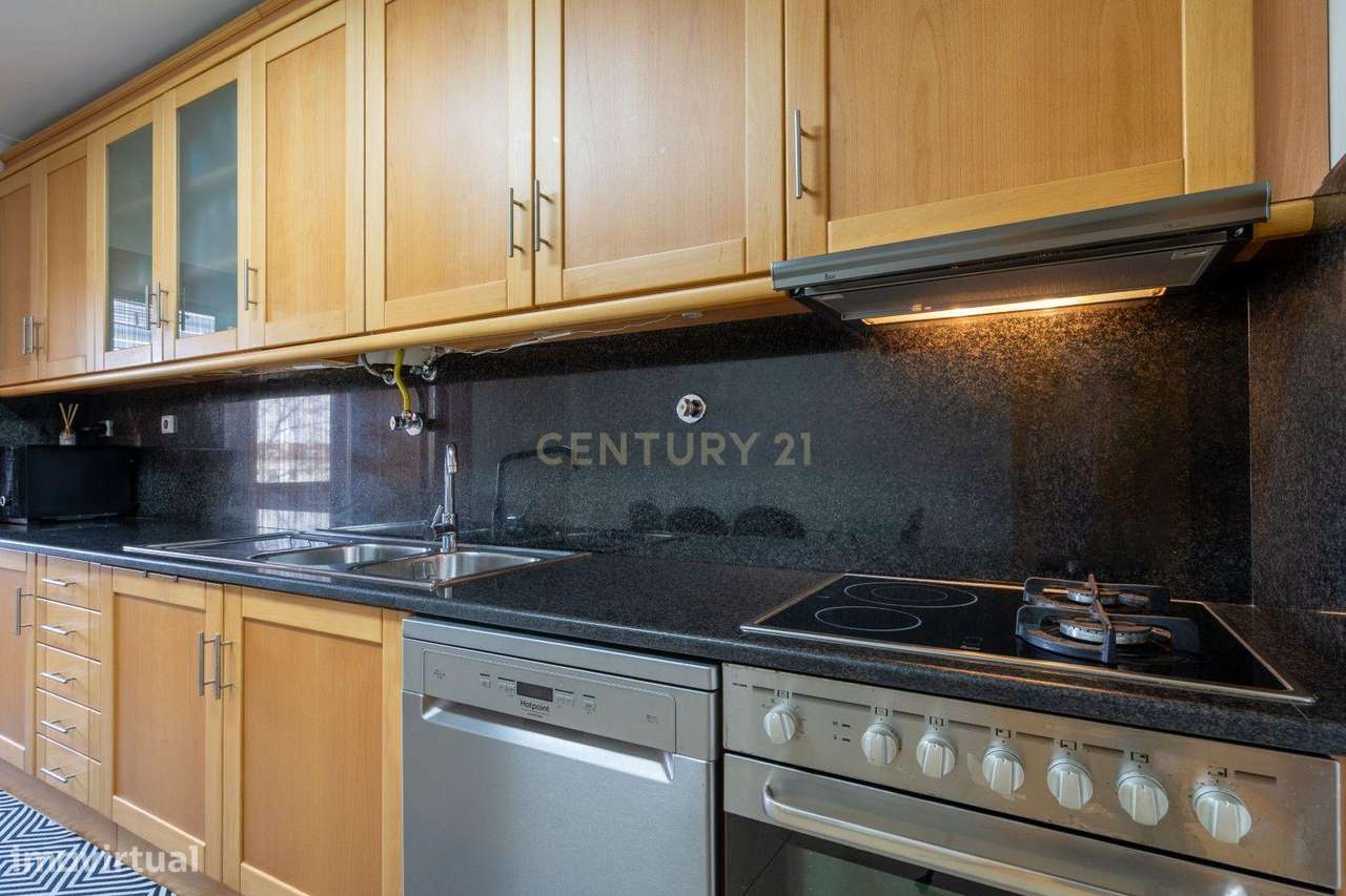 Excelente Apartamento T2 com elevador e garagem-30