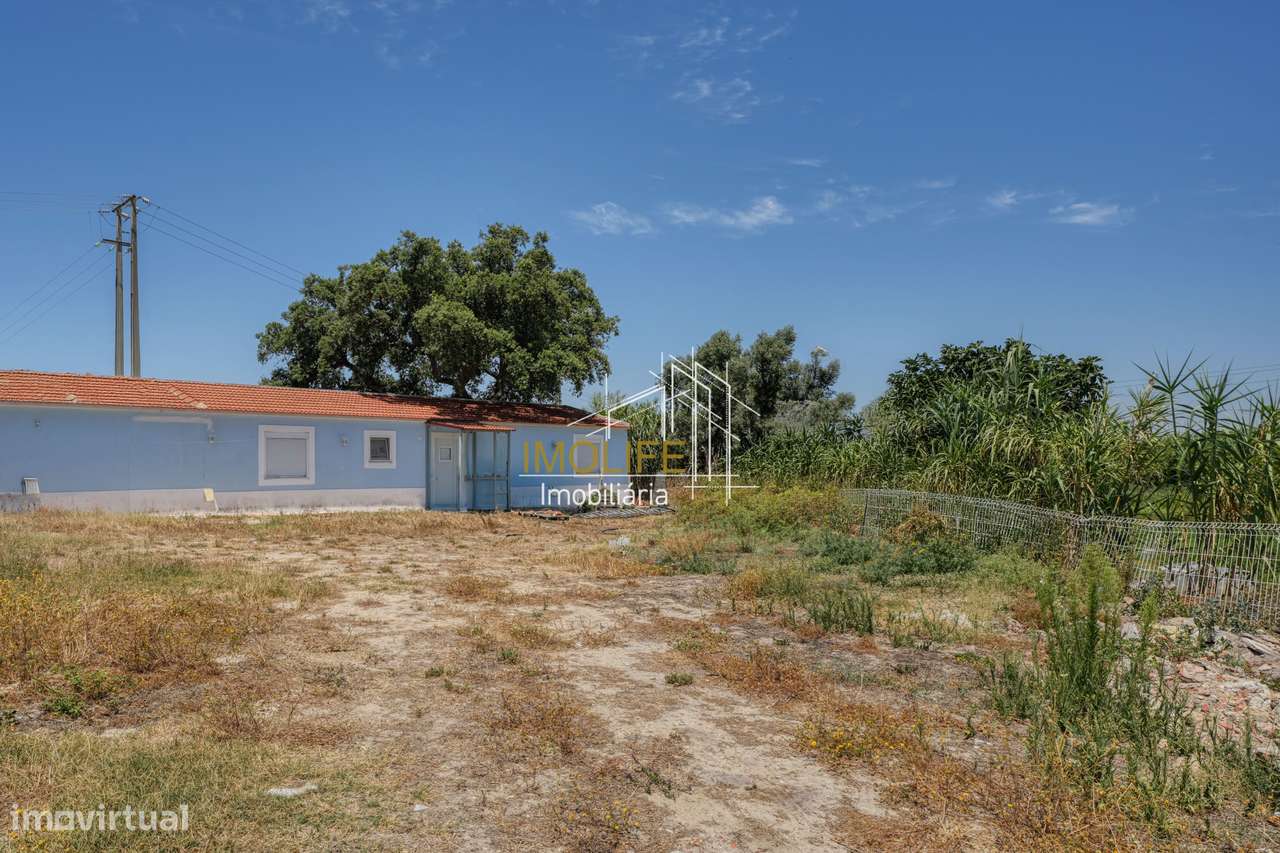 Moradia T4 com Piscina + Moradia T1 - Moita-42