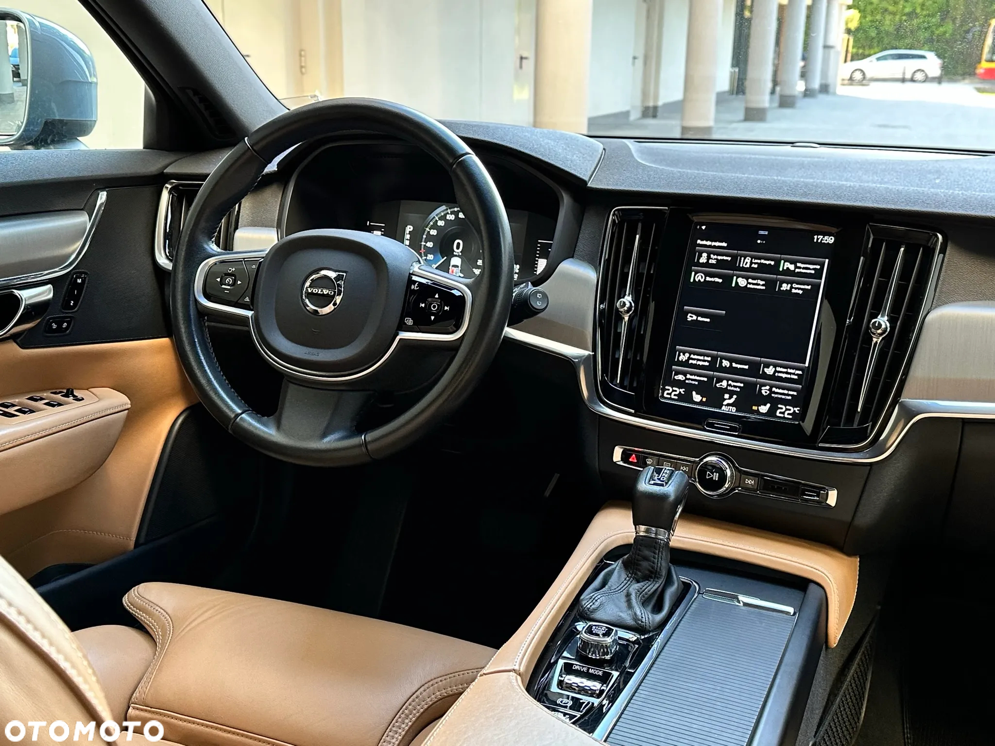 Volvo V90 Cross Country - 15