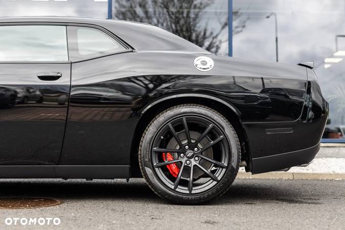 Dodge Challenger 5.7 R/T - 12