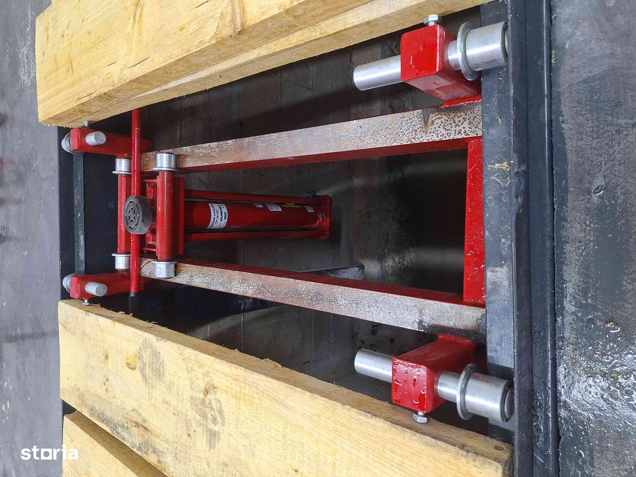 Atelier service auto depozit sau spatiu garaj 2 loc + curtea din fata - Imagine principală: 5/13