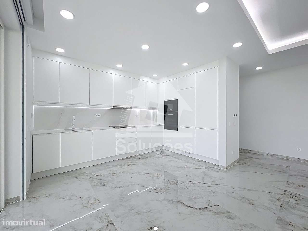 Excelente Apartamento Novo e com Piscina em Lagos - Grande imagem: 3/19
