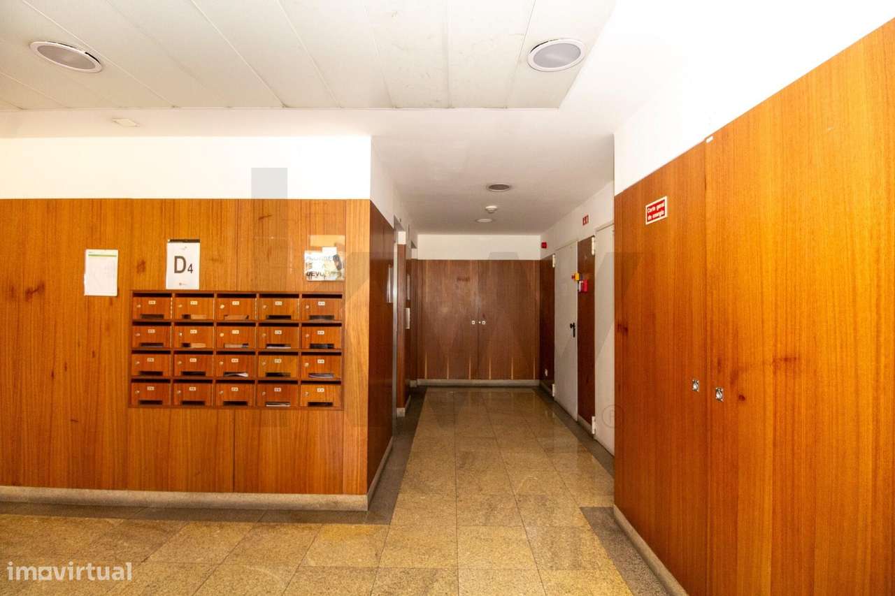 Excelente Apartamento T3 com Varanda e Vista para o Parque Oeste na Al - Grande imagem: 4/44