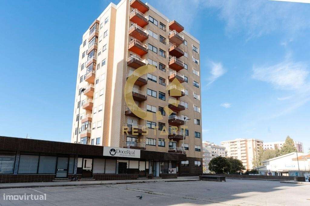 T2 - Parcialmente Renovado - Localização Premium - Vila Nova de Gaia-2