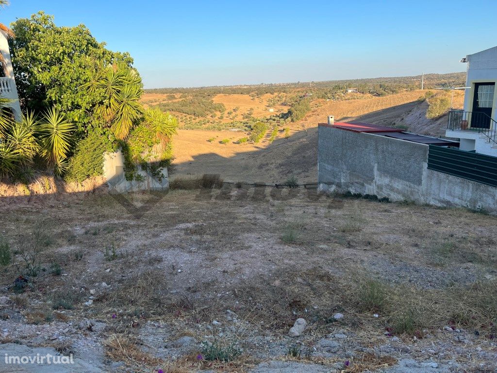 Lote de terreno para construção localizado na Vila de Our...