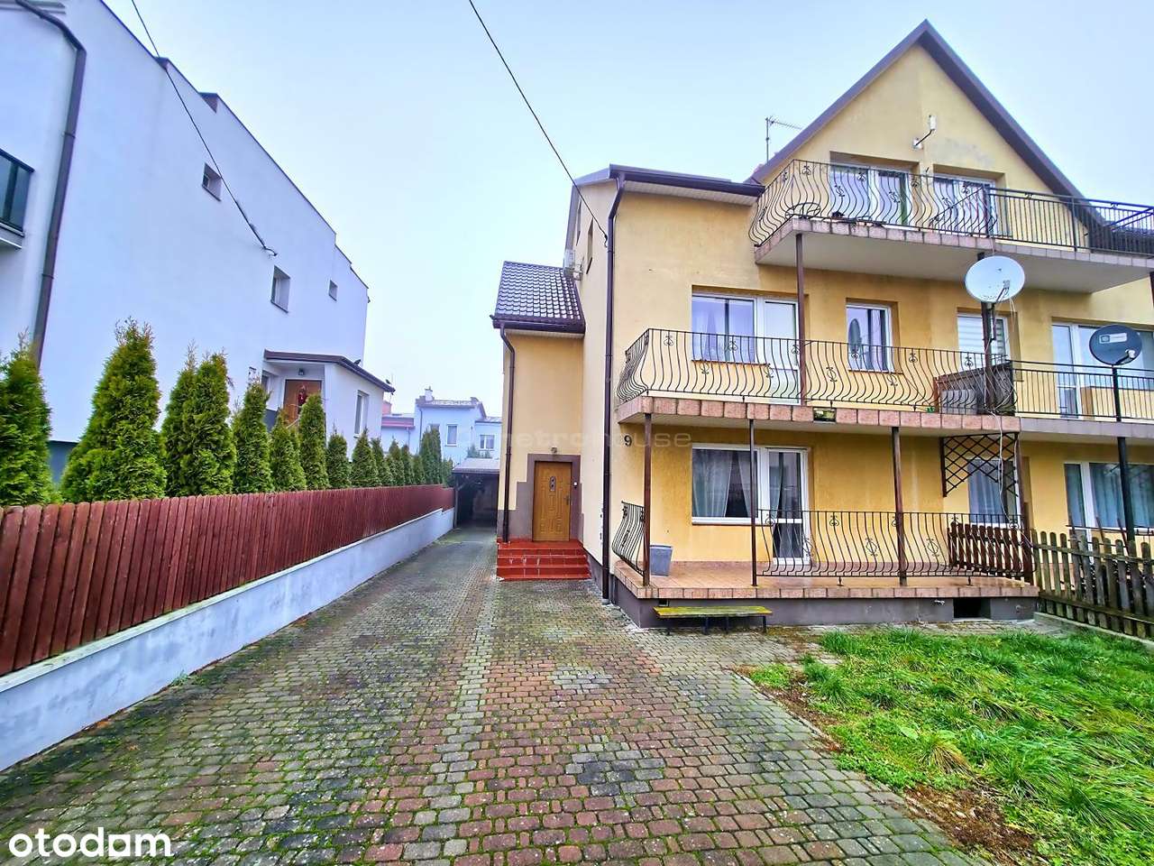 * Dom z 3 mieszkaniami  blisko jeziora *-11