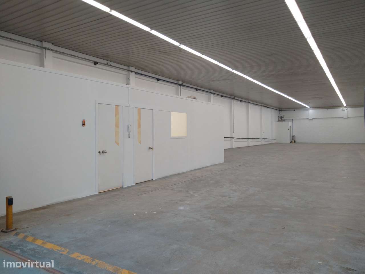 Armazém no centro de Guimarães - Grande imagem: 2/22