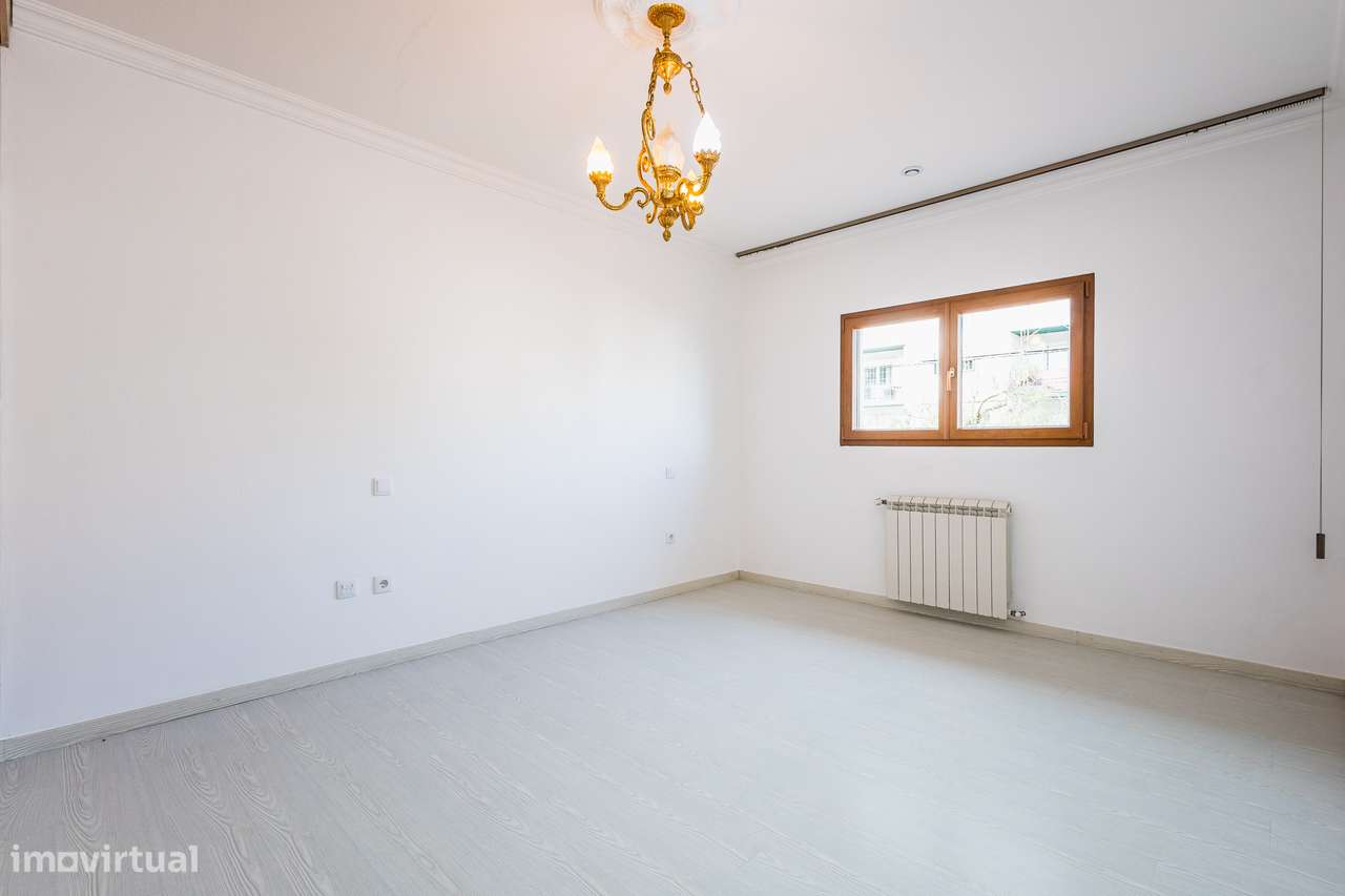 Moradia T4 renovada | Piscina Aquecida - Parceiros-42