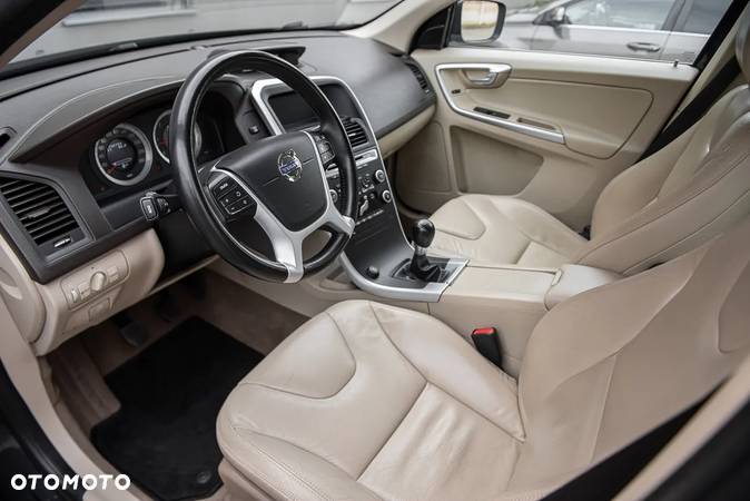 Volvo XC 60 D4 R-Design Summum - 8