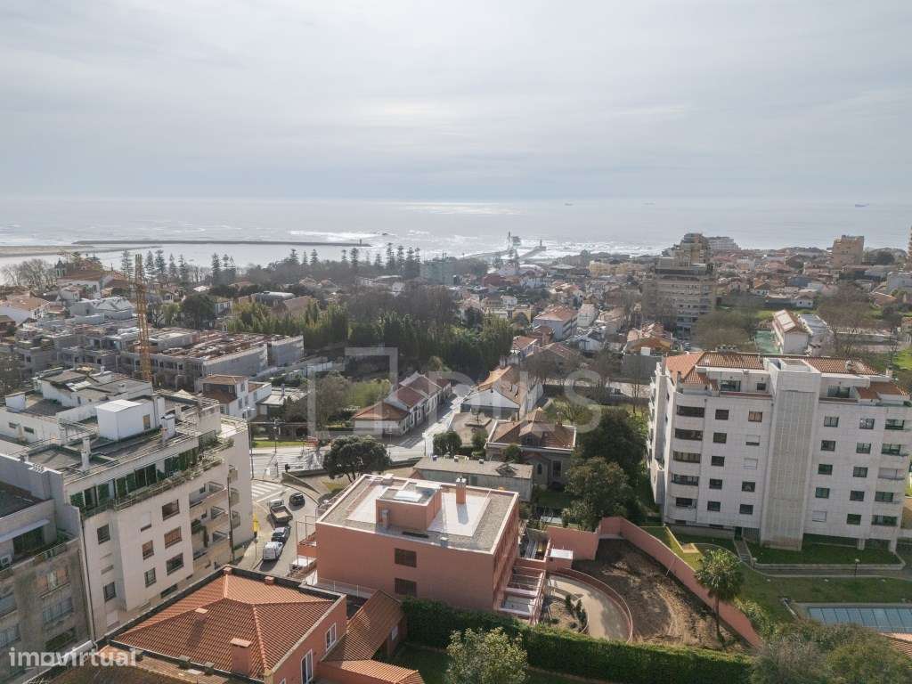 Apartamento T4+1 na Foz - Último Piso Cobertura Privativa-40