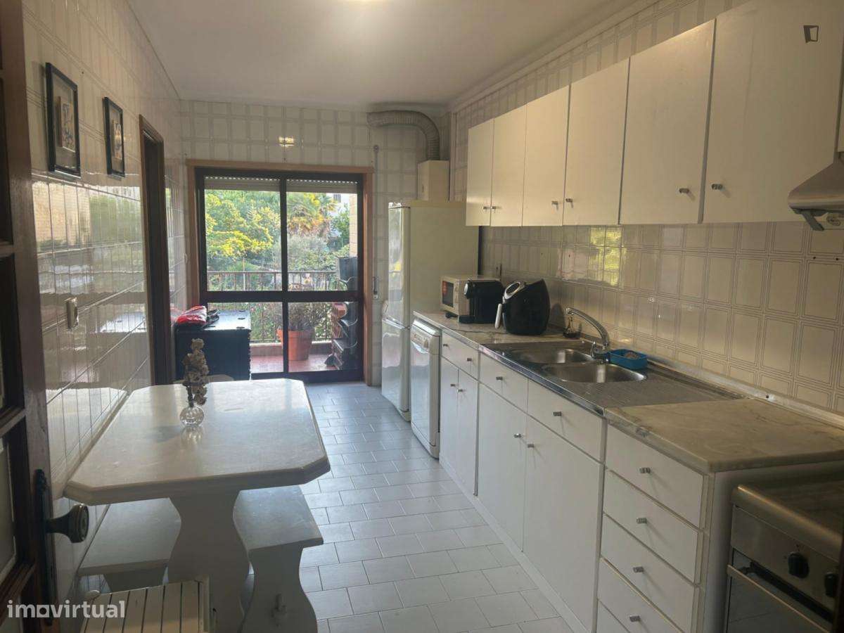 Quarto - localizado em Sé de Braga e São Lázaro Braga - Grande imagem: 3/11