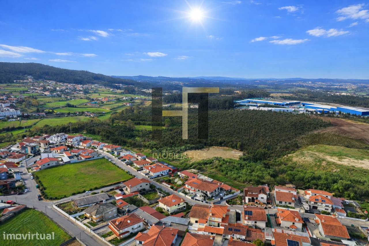 Moradia T3 | 4 Frentes | Suíte | Cave | Painéis Solares | Jardim-45