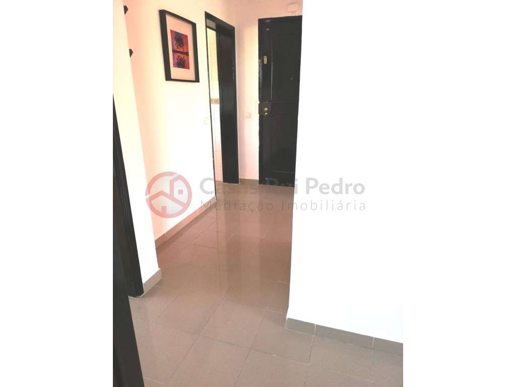 Apartamento T2 dúplex com vista rio, no Beato em Lisboa-13