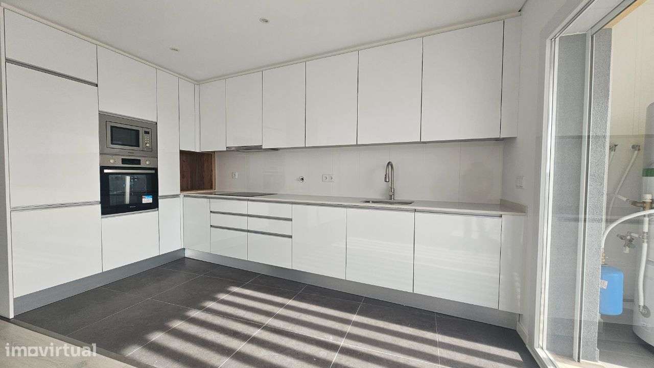 Apartamento T2 - Santa Marta Pinhal - Grande imagem: 3/17