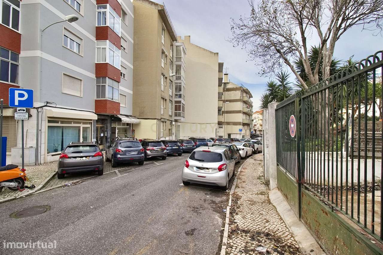 T2 em São Domingos de Benfica luminoso e arejado com ampla arrecadação-15