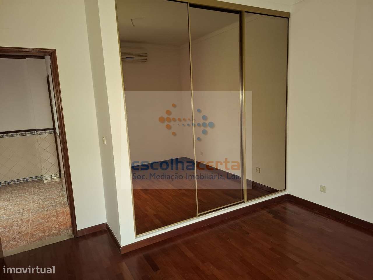 Apartamento T2 com Varandas e Lugar de Parqueamento – Entrada Imedia - Grande imagem: 2/14