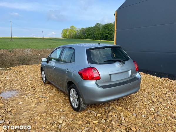 Toyota Auris 1.6 VVT-i Executive - 6