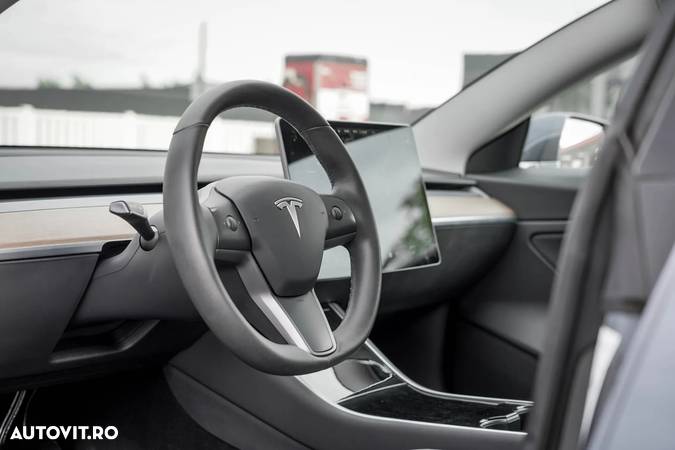 Tesla Model 3 Langstreckenbatterie Allradantrieb Dual Motor - 9