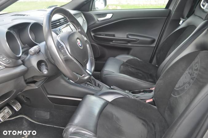 Alfa Romeo Giulietta 1750 TBi QV TCT - 9