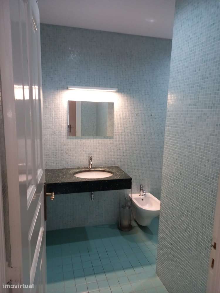 QUARTO mobilado c WC privativa - Avenidas Novas - Grande imagem: 5/18