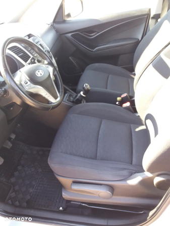 Hyundai ix20 1.4 Comfort - 12