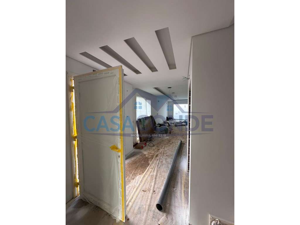 Moradia V4 c/Piscina ,excelentes areas-8