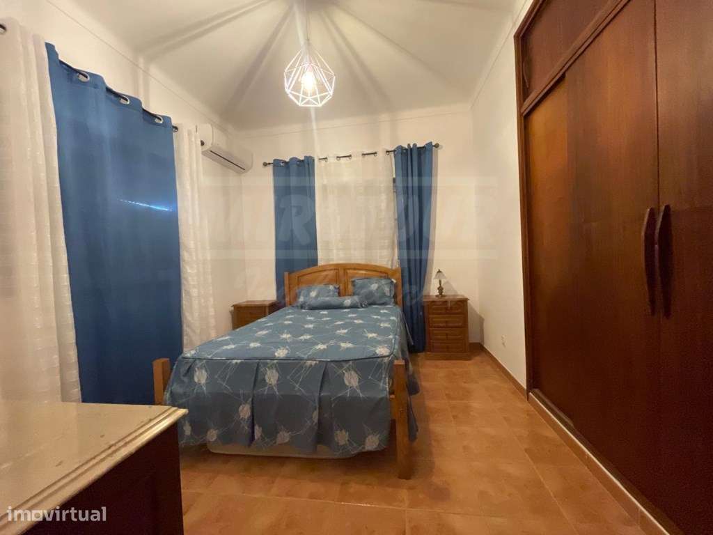 Moradia T4+3 com garagem, terraço e logradouro nas Ermidas-Sado-17