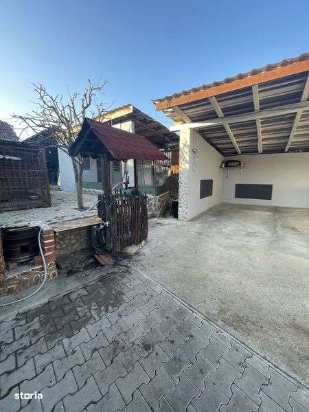 Casa de. vanzare - Imagine principală: 5/7