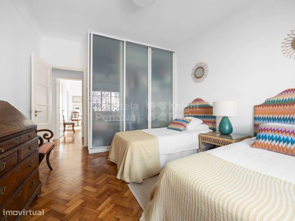 Apartamento T3 totalmente renovado, localizado em Belém-12