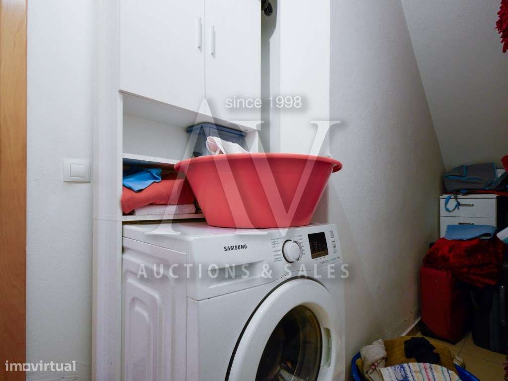 Moradia Independente V3+1 de R/C e Cave-32