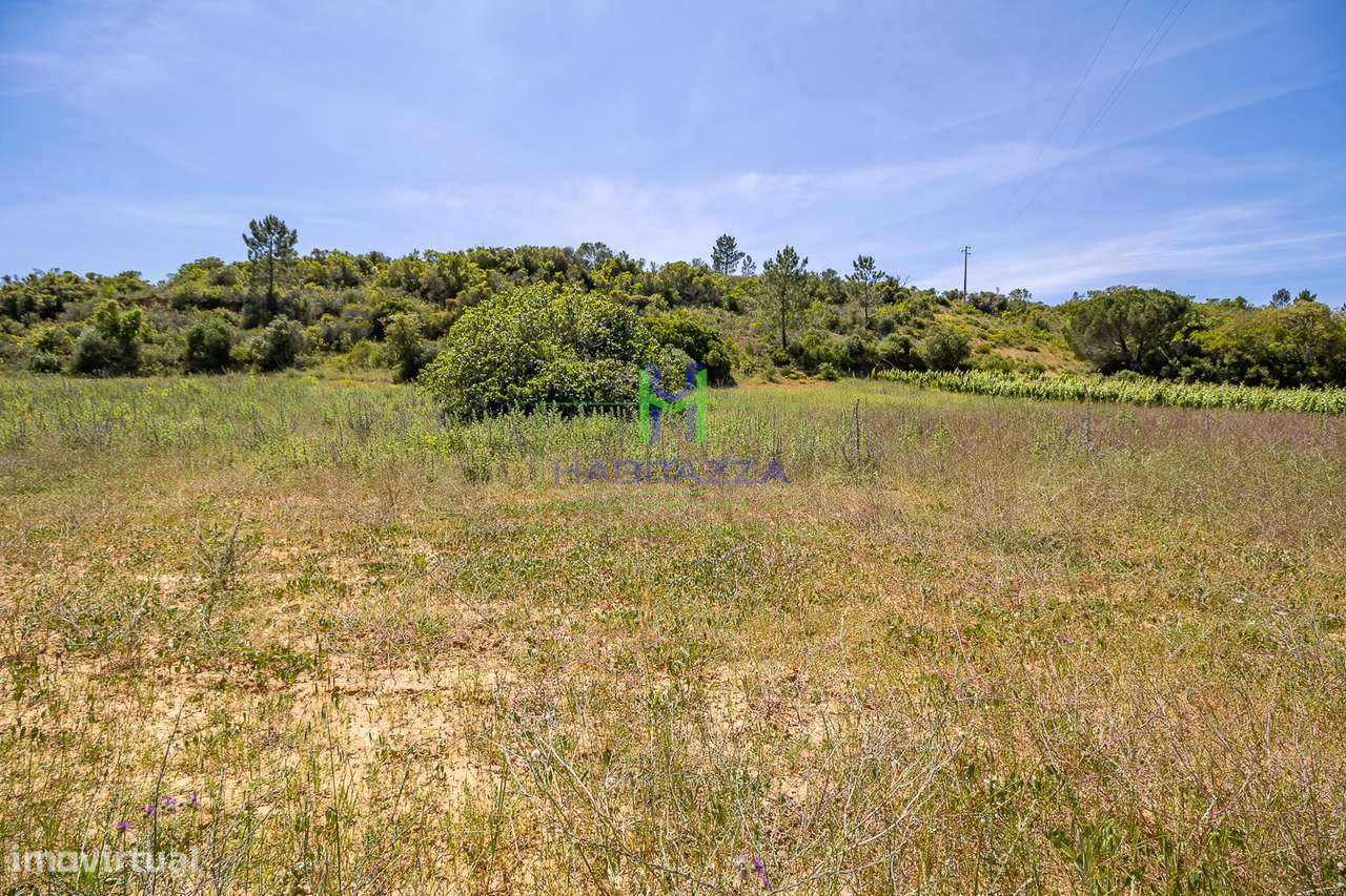 2 Parcelas de terreno rústico, com área total de 5.500 m2, com furo, p-11
