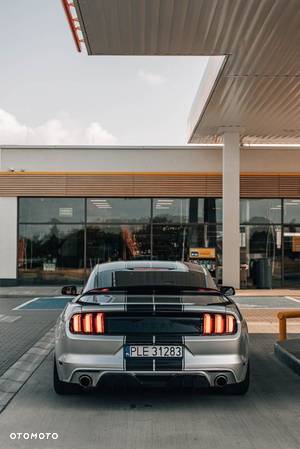 Ford Mustang - 3