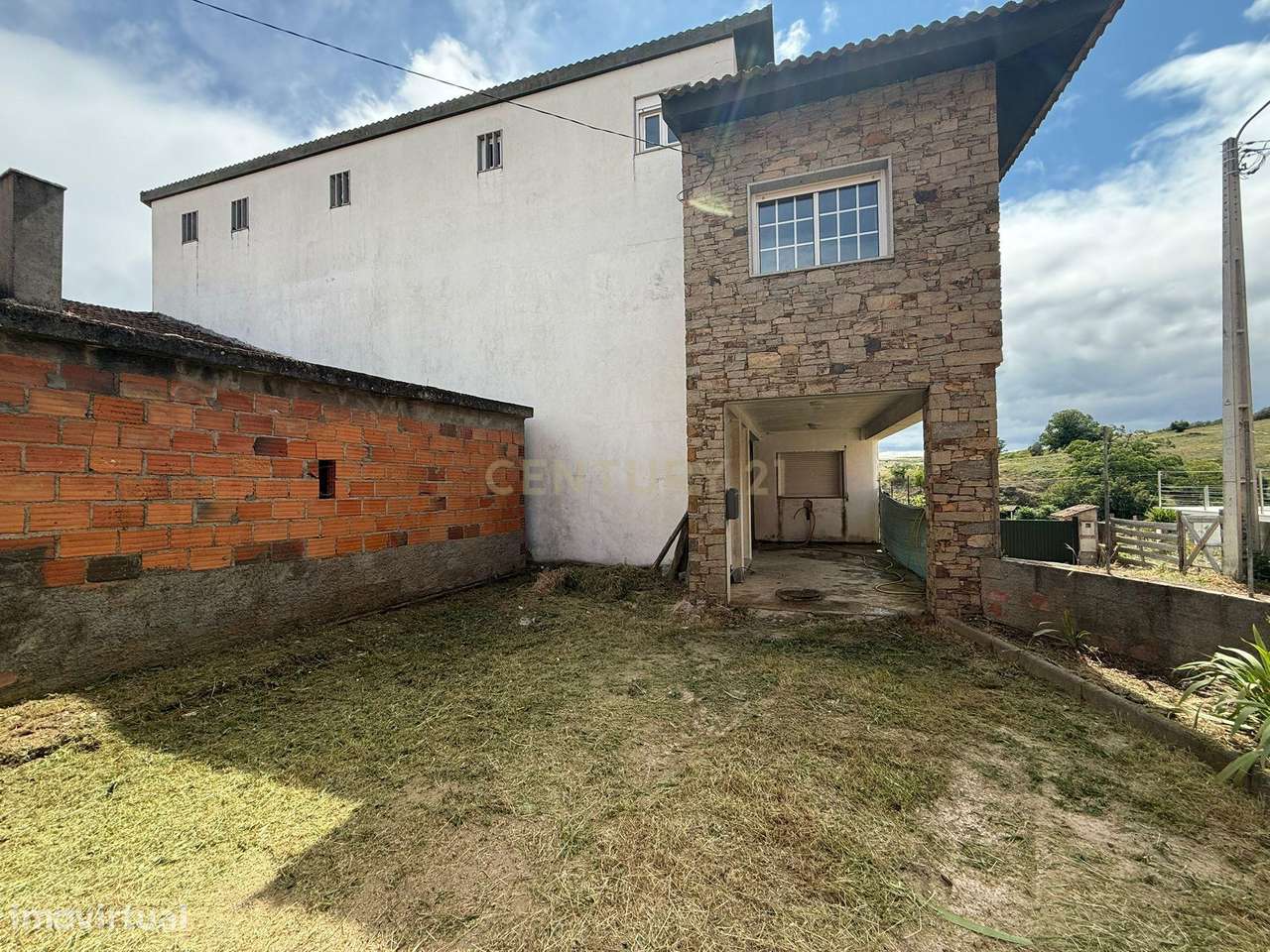 Moradia  T2 em Vila Meã, Bragança - 125,000euros - Grande imagem: 4/22