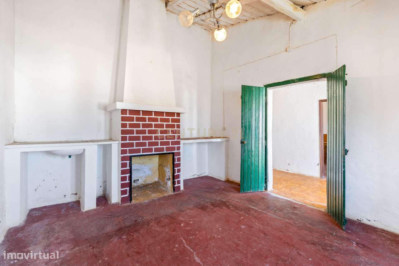 Moradia T3 com lote de terreno de 435 m2 para recuperar em Ourique, Ba - Grande imagem: 5/30