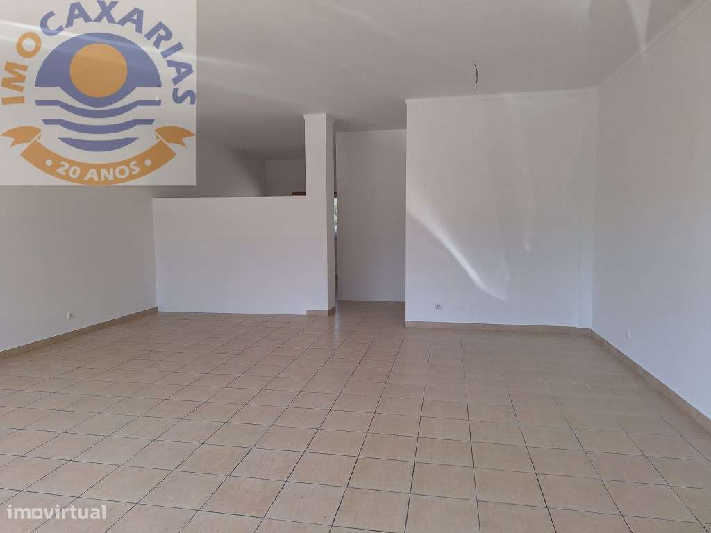 Loja- centro da Vila de Caxarias - Grande imagem: 5/14