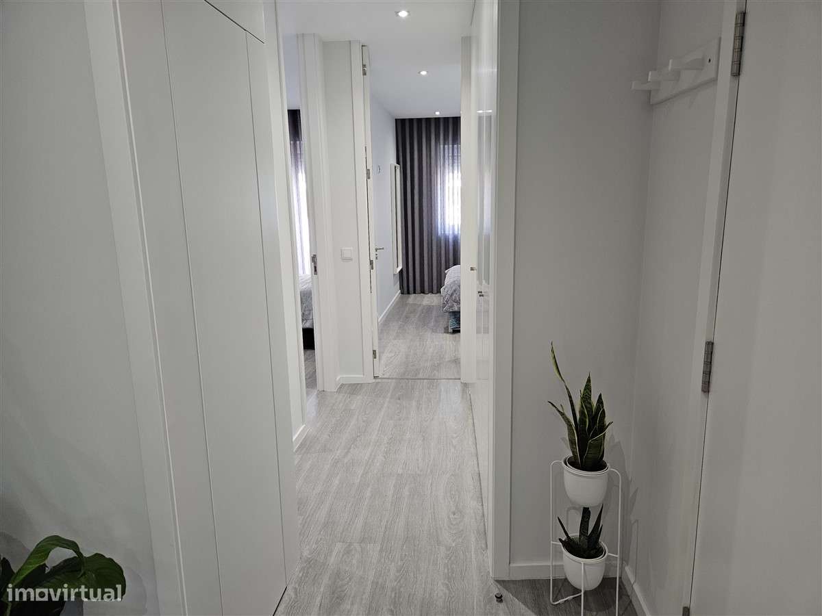 T3 remodelado-2ª linha-Centro-Póvoa de Varzim-Mobilado e equipado-13