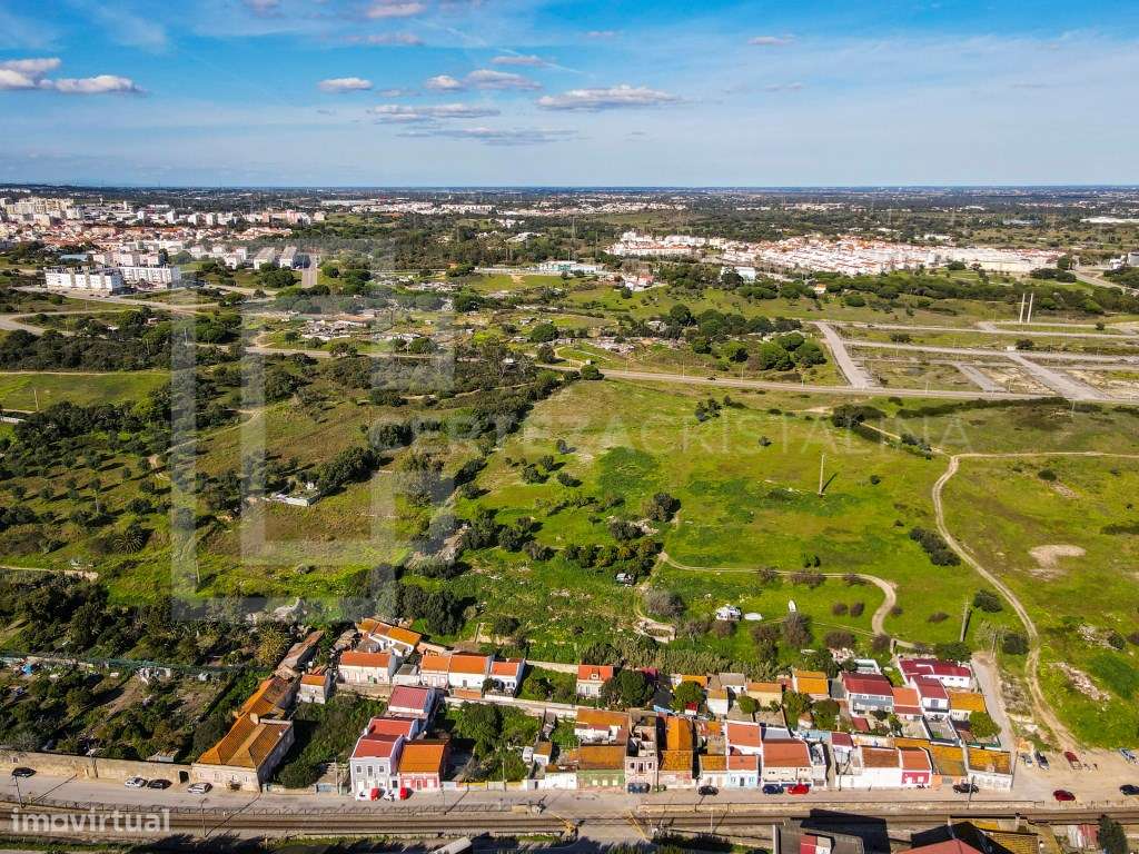 Casa com anexos e garagem - Potencial de investimento-11