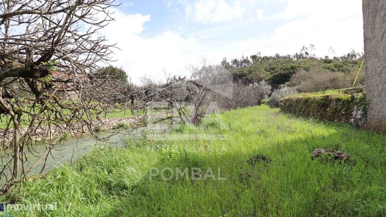 Moradia T4 inseridas num terreno com 27.495m2-26