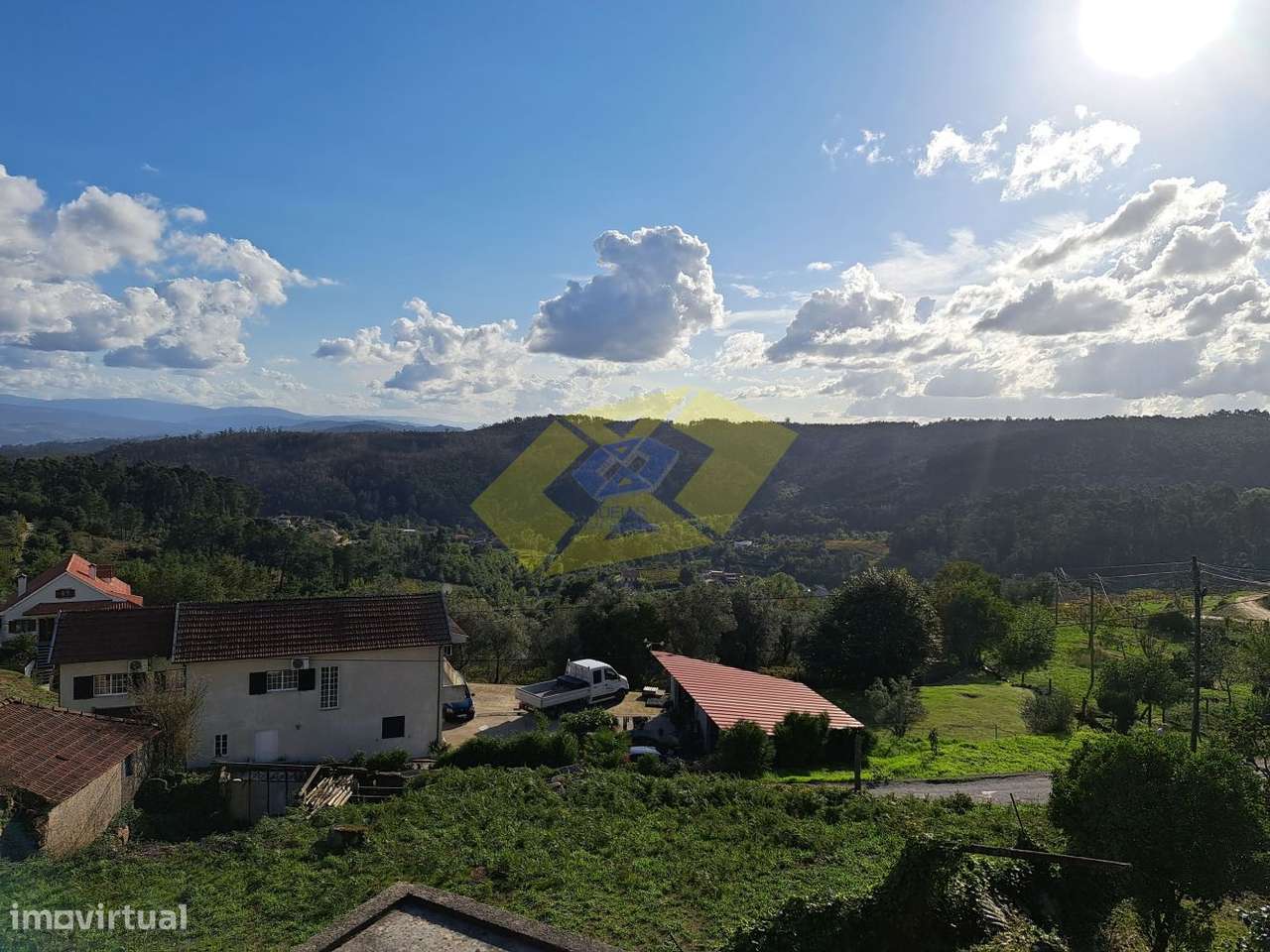 Moradia T3 em Agilde (Celorico de Basto)-12