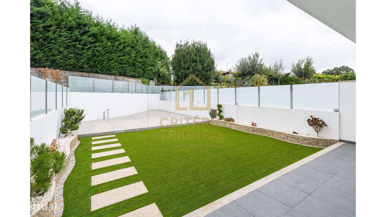 Moradia Geminada T3 em Penafiel-12