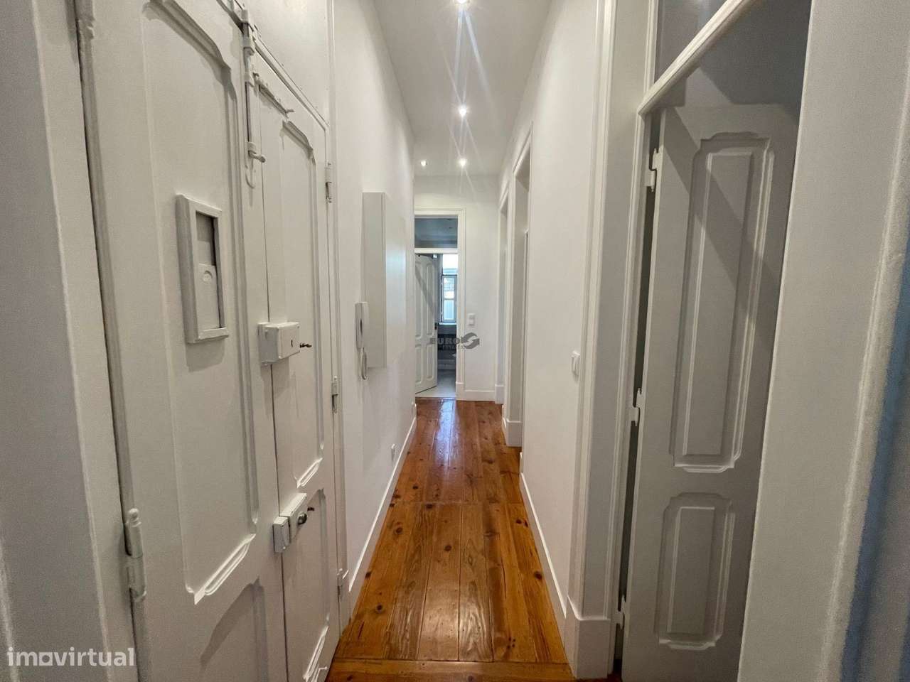 Excelente T2 para venda ao pé de Sete Rios-23