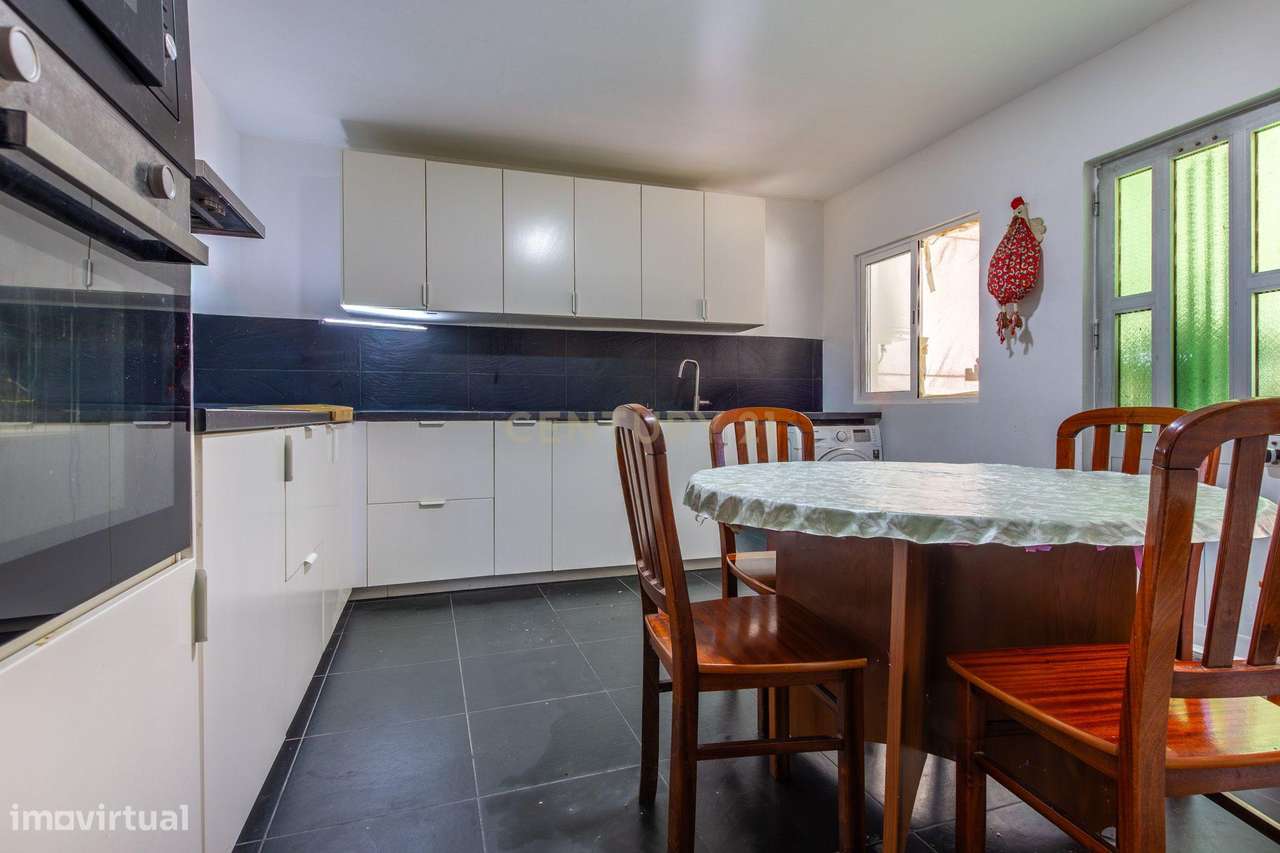 Moradia T2+1 com Anexo Independente, Garagem, Terraço e Adega – Quinta-8