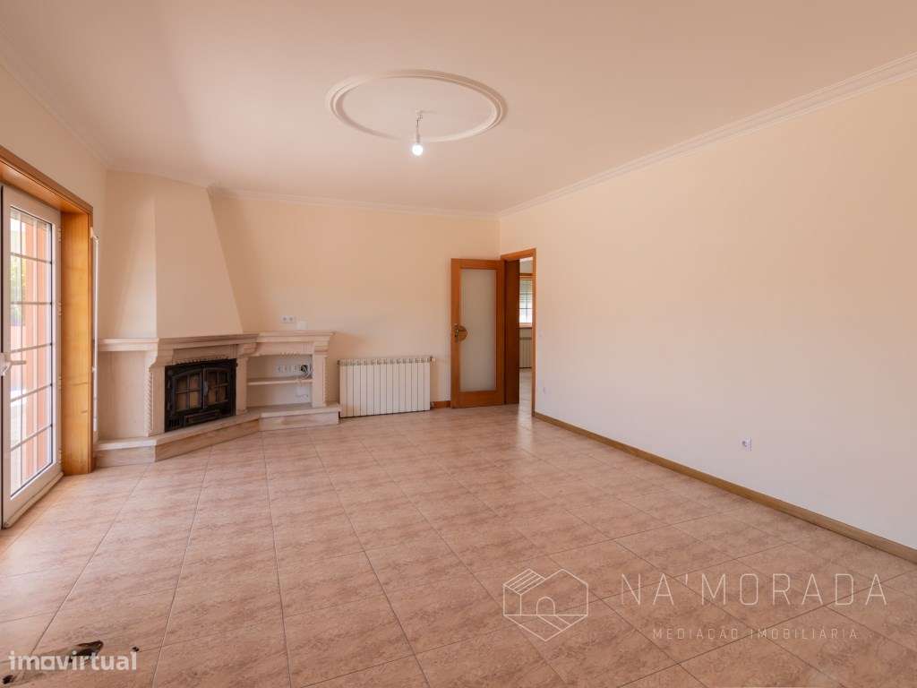 MORADIA UNIFAMILIAR T3+1 COM JARDIM EM CANEDO-8