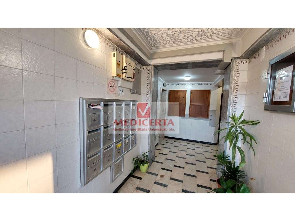 T2 - Casais de Mem Martins - Grande imagem: 2/2